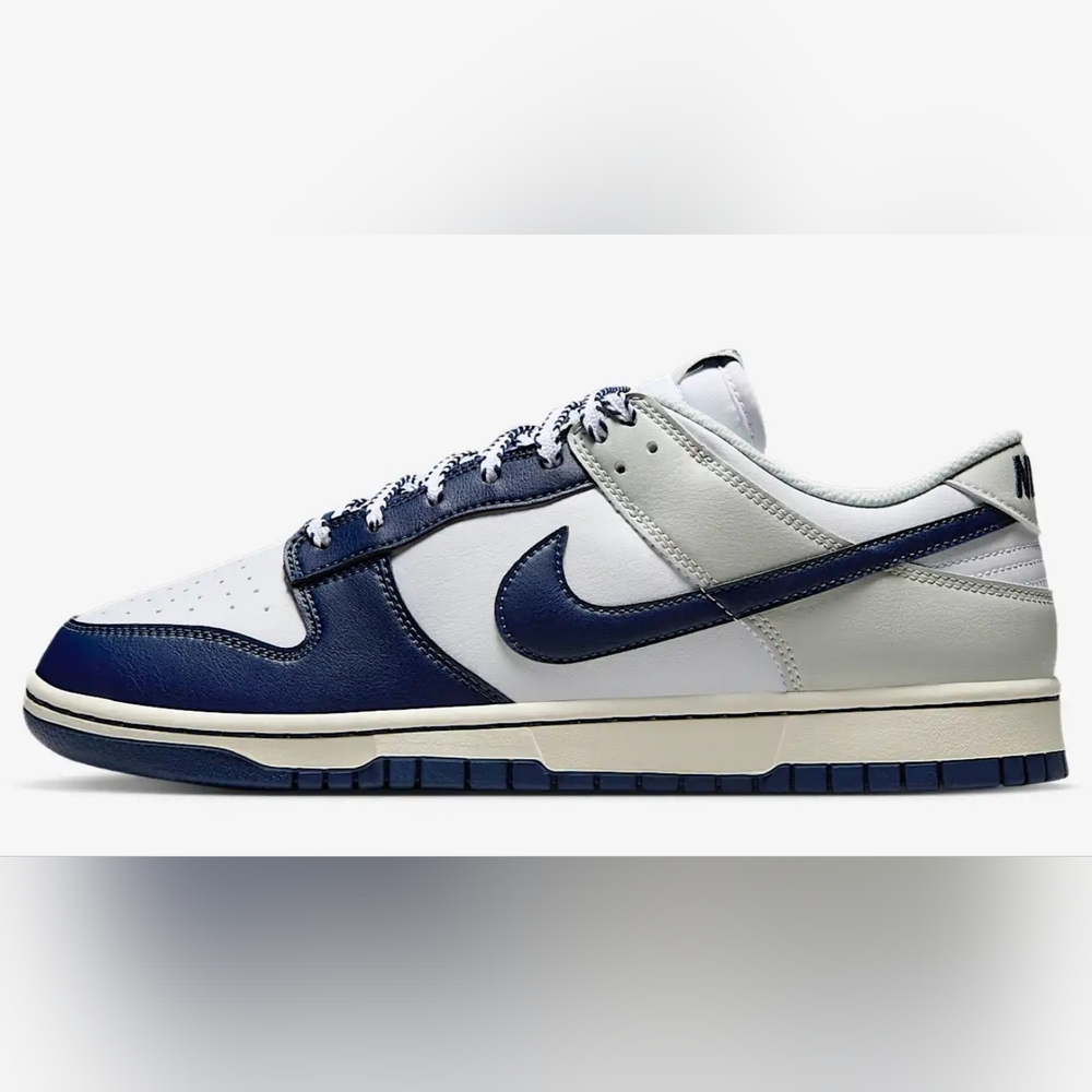 Nike Dunk Low Rivalry Pack - New York Yankees Men's Size 9.